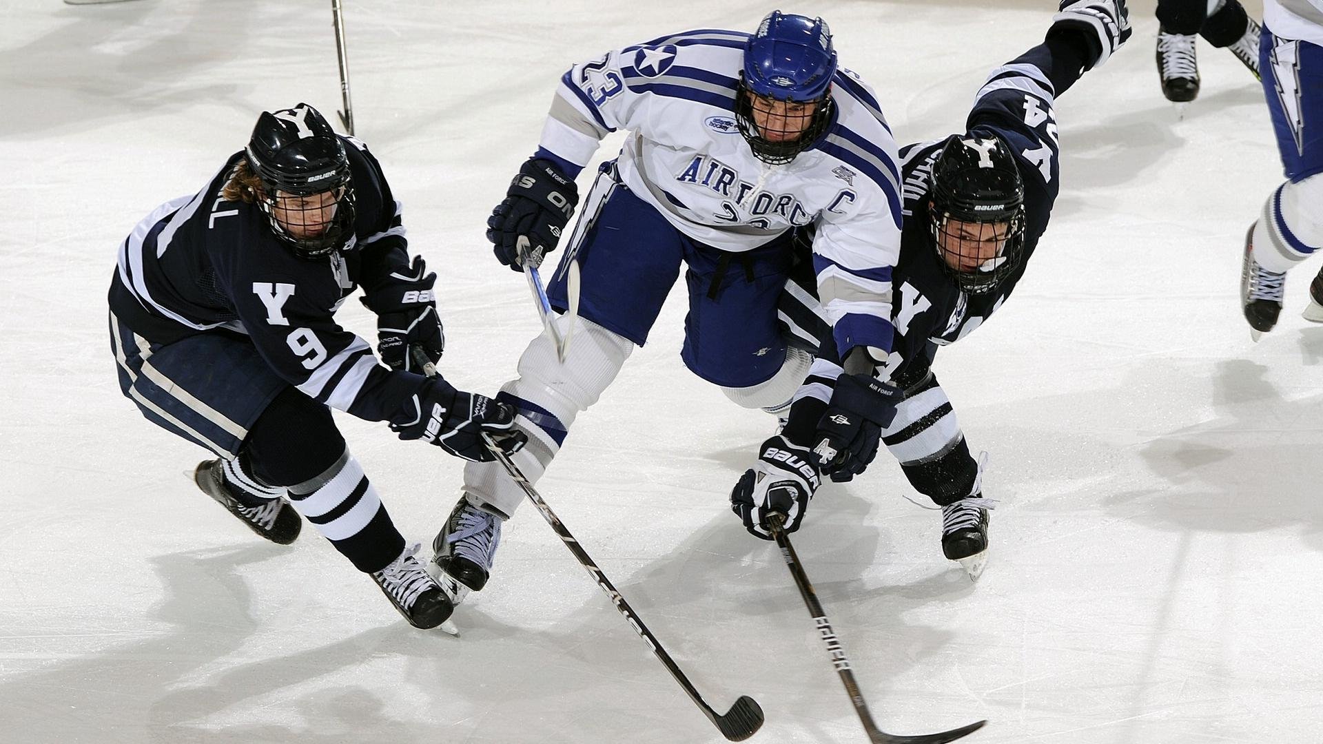 开云体育中国官方网站-2025赛季最精彩的单圈盘点